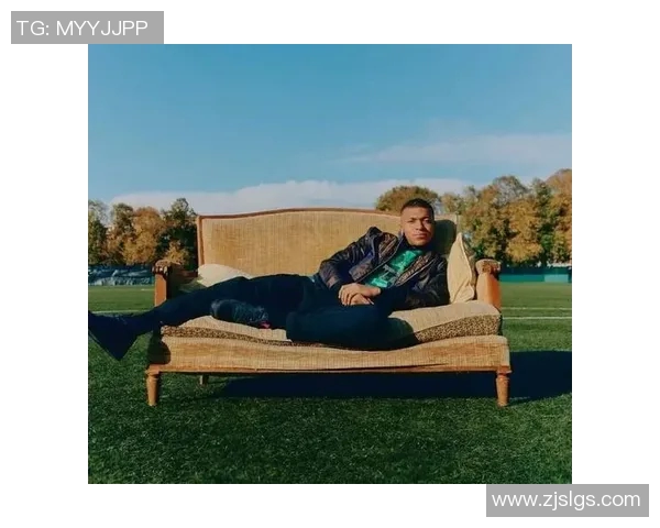 足球巨星私服穿搭解析揭秘赛场外他们如何打造时尚风格