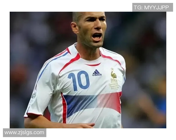 全球顶尖综合实力足球球星盘点 探寻他们的技艺与成就 全球顶尖综合实力足球球星盘点 探寻他们的技艺与成就