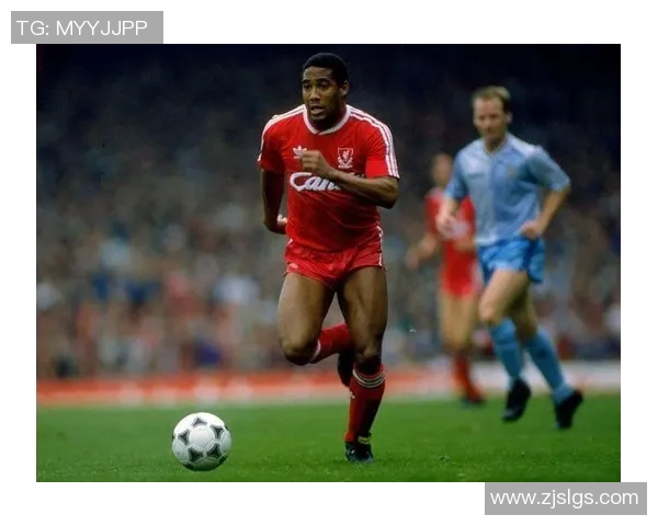 怀旧足球经典回忆 90年代球星扑克牌收藏与传奇球员风采重现